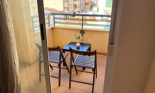 Revente - Apartment -
Torrevieja - Centro