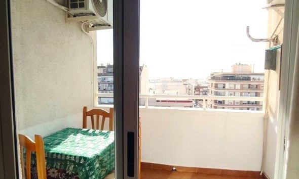 Revente - Apartment -
Torrevieja - CASCO URBANO