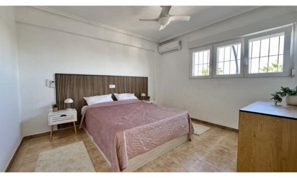 Reventa - Ático -
Torrevieja - Costa Blanca