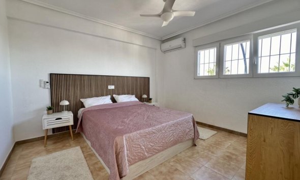 Reventa - Ático -
Torrevieja - Punta Prima