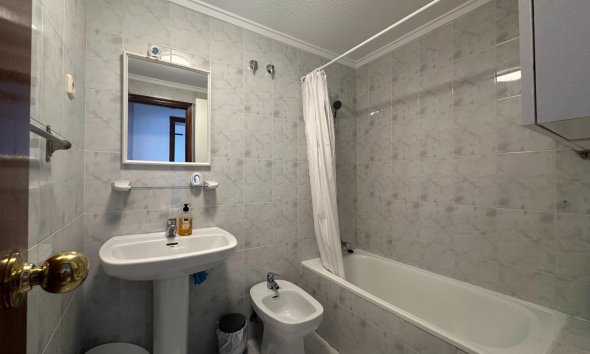 Revente - Apartment -
Torrevieja - Centro