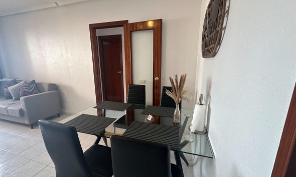 Revente - Apartment -
Torrevieja - Centro