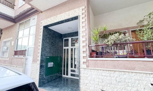 Revente - Apartment -
Torrevieja - Parque de las Naciones