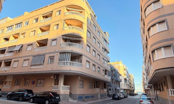 Reventa - Ático -
Torrevieja - Acequion