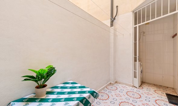 Revente - Apartment -
Torrevieja - Parque de las Naciones