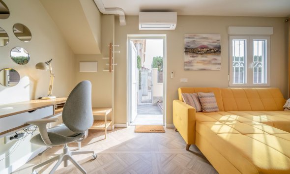 Reventa - Duplex -
Torrevieja - Costa Blanca