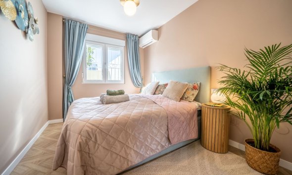 Reventa - Duplex -
Torrevieja - Costa Blanca