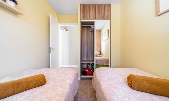 Reventa - Duplex -
Torrevieja - Costa Blanca