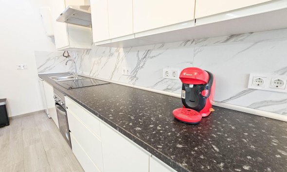 Resale - Town House -
Torrevieja - El Limonar