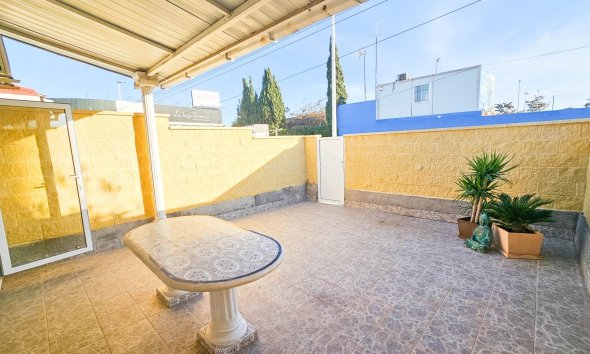 Resale - Town House -
Torrevieja - El Limonar