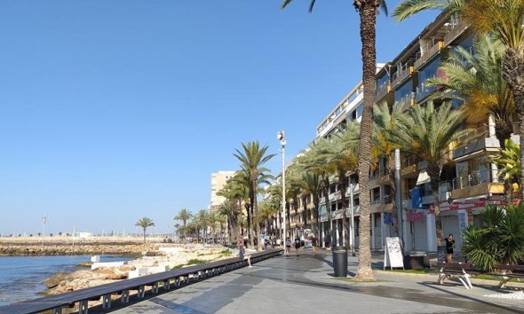 Resale - Apartment -
Torrevieja - CENTRO CASCO URBANO