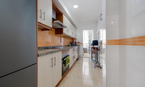 Resale - Apartment -
Torrevieja - Centro