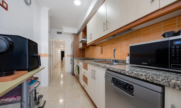 Resale - Apartment -
Torrevieja - Centro