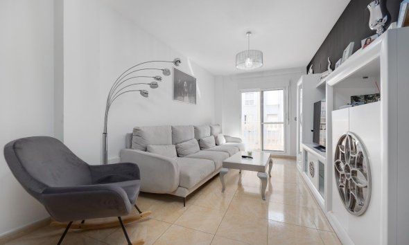Resale - Apartment -
Torrevieja - Centro