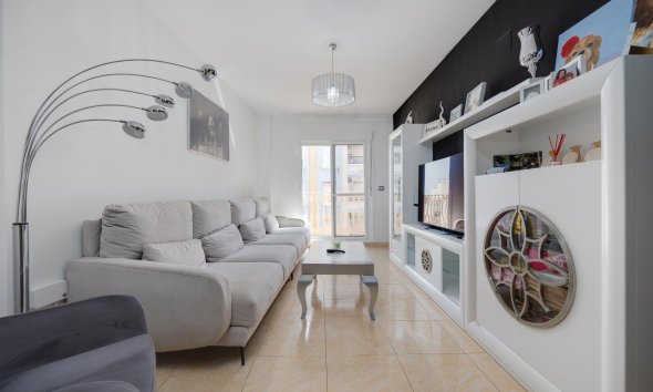 Resale - Apartment -
Torrevieja - Centro