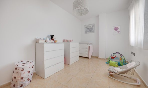 Resale - Apartment -
Torrevieja - Centro