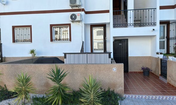 Revente - Apartment -
Punta Prima - Costa Blanca