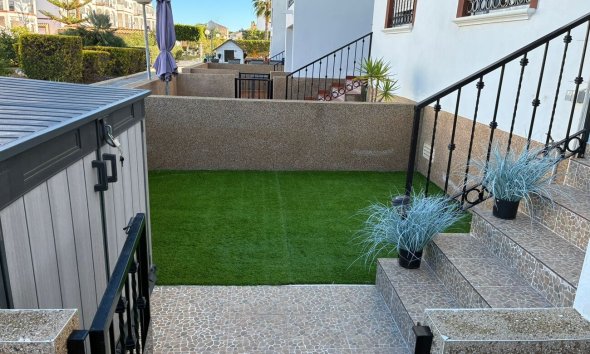 Revente - Apartment -
Punta Prima - Costa Blanca