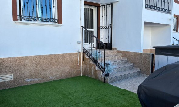 Revente - Apartment -
Punta Prima - Costa Blanca