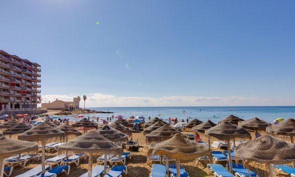 Reventa - Villa -
Torrevieja - Calas Blanca