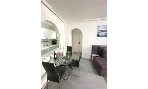 Reventa - Apartment -
Torrevieja - Centro