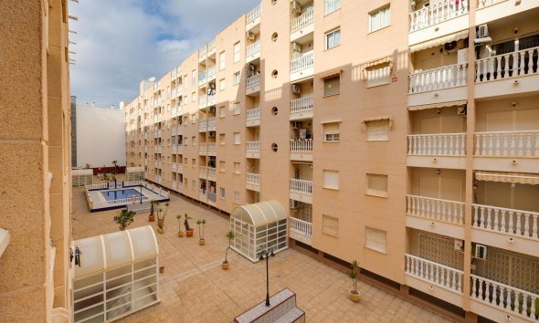 Reventa - Apartment -
Torrevieja - Centro