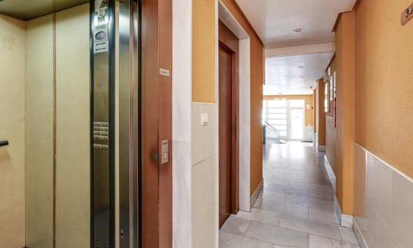 Reventa - Apartment -
Torrevieja - Centro