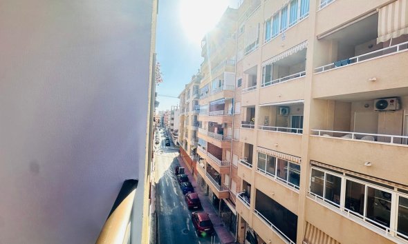 Resale - Apartment -
Torrevieja - Playa del Cura