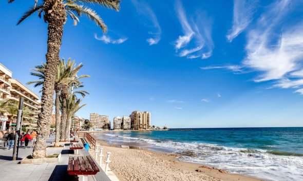 Resale - Apartment -
Torrevieja - Playa del Cura
