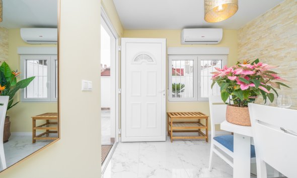 Reventa - Bungalow -
Torrevieja - Torretas