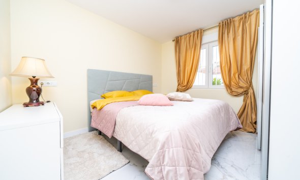 Reventa - Bungalow -
Torrevieja - Torretas