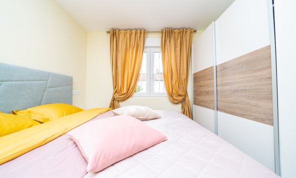 Reventa - Bungalow -
Torrevieja - Torretas