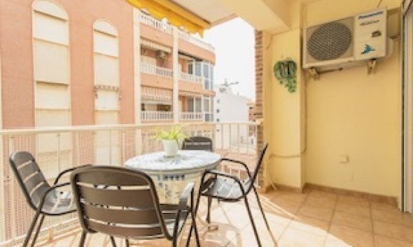 Revente - Apartment -
Torrevieja - Centro-Muelle Pesquero