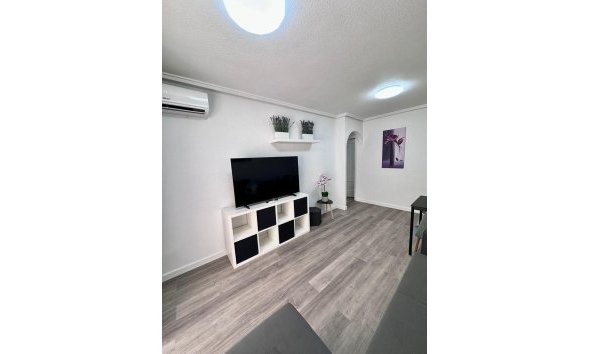 Resale - Apartment -
Torrevieja - Centro - Muelle Pesquero