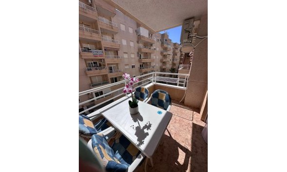 Resale - Apartment -
Torrevieja - Centro - Muelle Pesquero