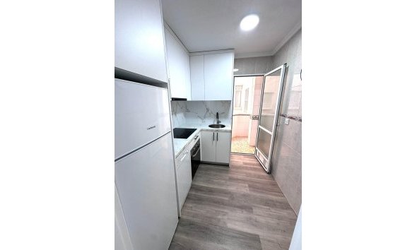 Resale - Apartment -
Torrevieja - Centro - Muelle Pesquero