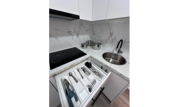 Resale - Apartment -
Torrevieja - Centro - Muelle Pesquero