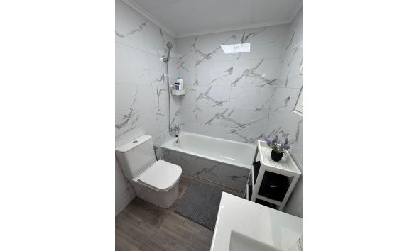 Resale - Apartment -
Torrevieja - Centro - Muelle Pesquero