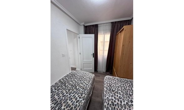 Resale - Apartment -
Torrevieja - Centro - Muelle Pesquero