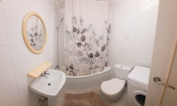 Revente - Apartment -
Torrevieja - Centro