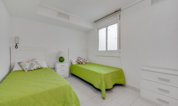 Reventa - Apartment -
Torrevieja - Centro