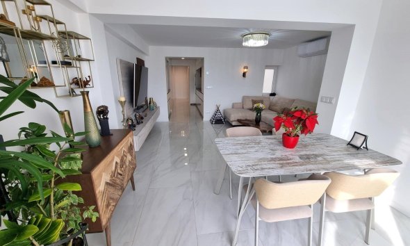 Resale - Apartment -
Torrevieja - Centro