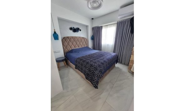 Resale - Apartment -
Torrevieja - Centro