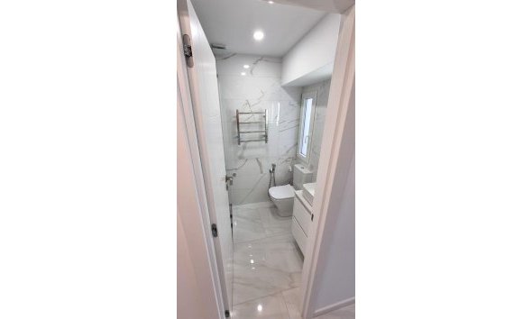 Resale - Apartment -
Torrevieja - Centro