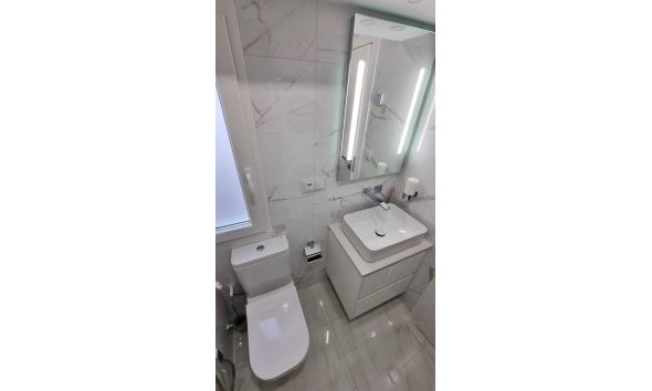 Resale - Apartment -
Torrevieja - Centro