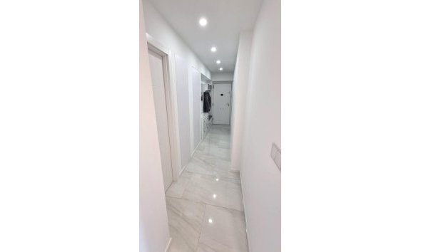 Resale - Apartment -
Torrevieja - Centro