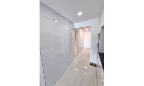 Resale - Apartment -
Torrevieja - Centro