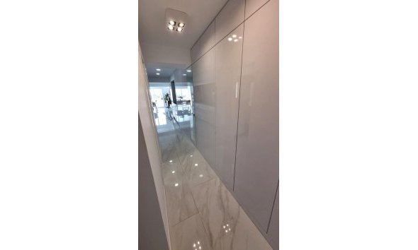 Resale - Apartment -
Torrevieja - Centro