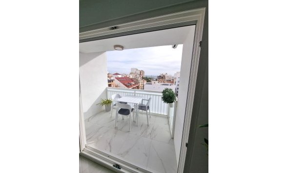 Resale - Apartment -
Torrevieja - Centro