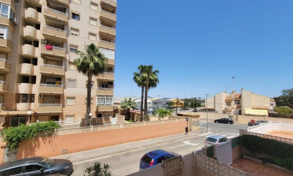 Revente - Apartment -
Torrevieja - Nueva Torrevieja